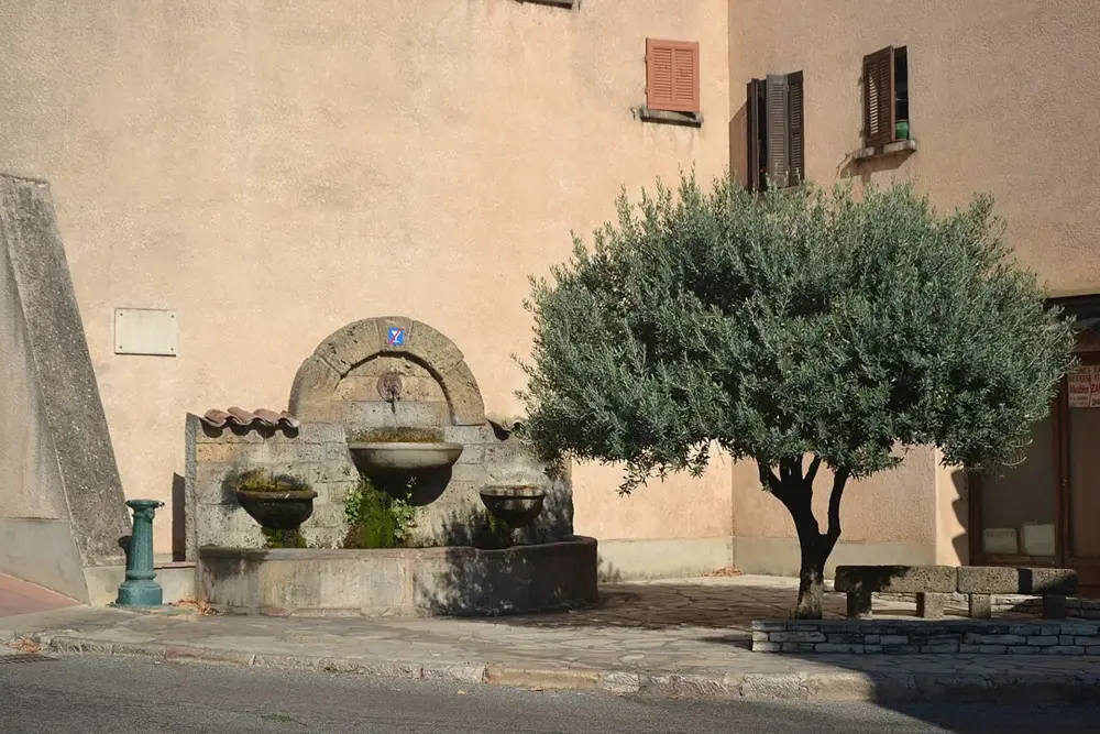 Carcès - fontaine