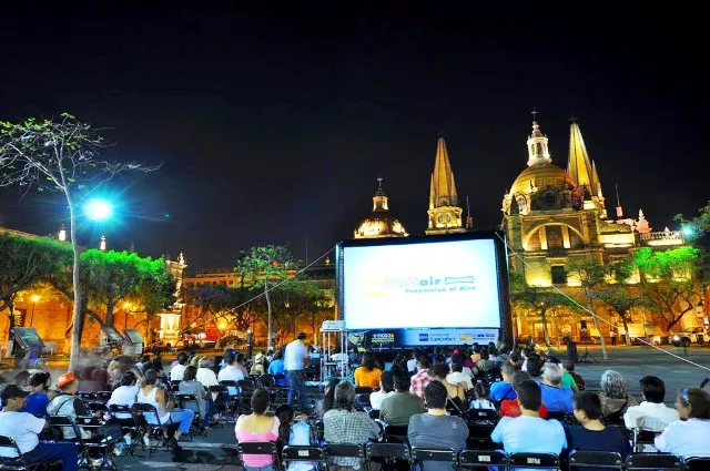 Cinéma en plein air à Saint-Maximin-la-Sainte-Baume : les soirées ciné-toile à ne pas manquer en 2025