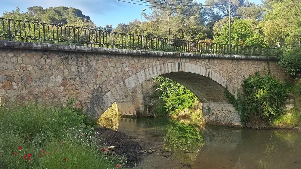 Ancien pont ferroviaire (ligne Central-Var) sur la Nartuby à Draguignan (lieu-dit pont d'Aups)