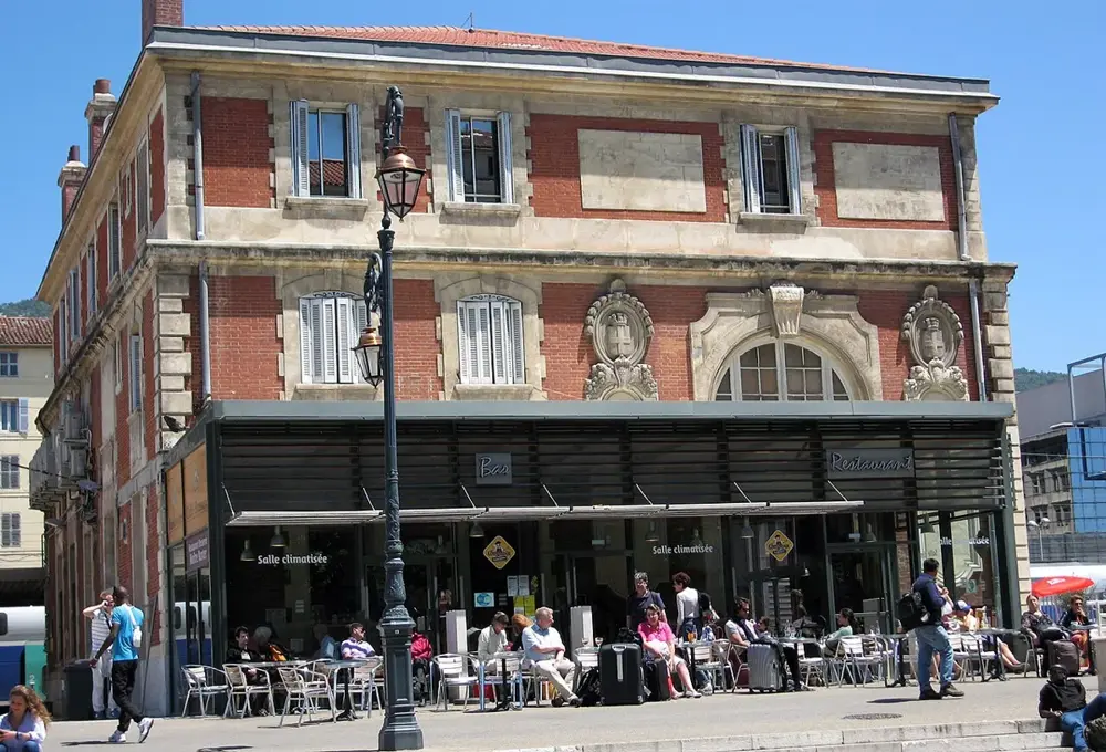 Bar at Toulon Gare - panoramio