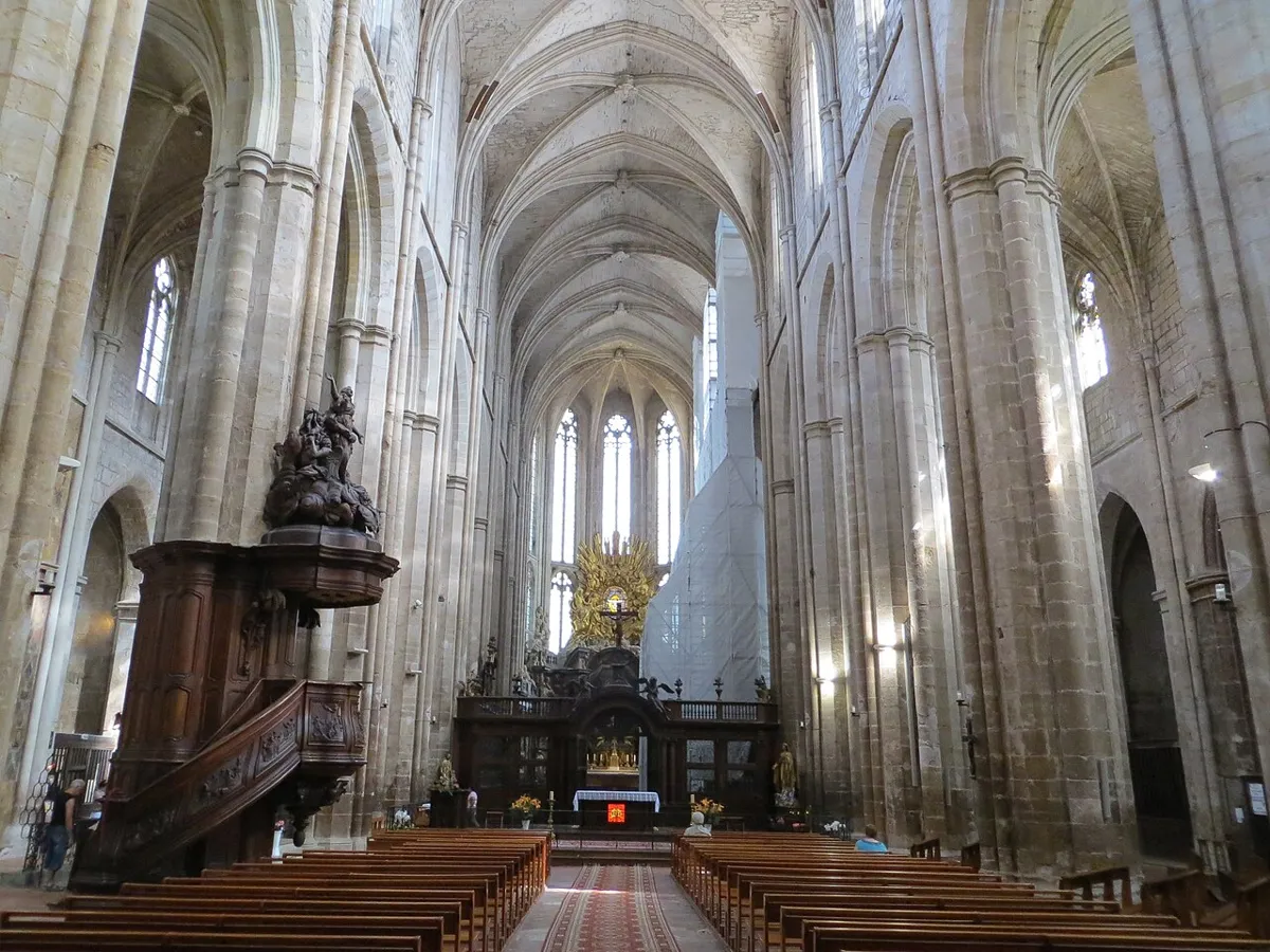 12 PAC - Var - Saint-Maximin-la-Sainte-Baume - La basilique (2014-09-22 14-16-30)